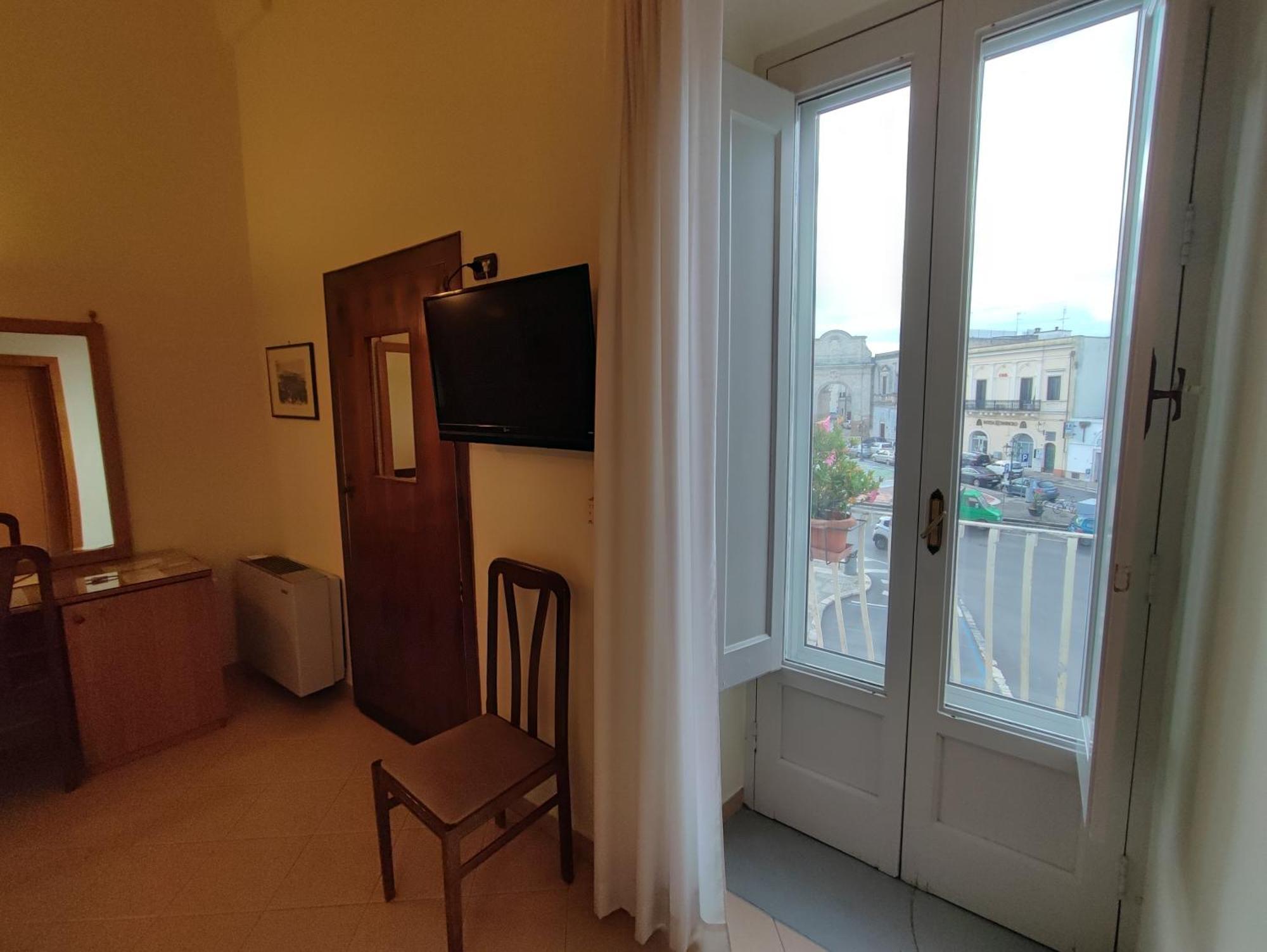 Hotel Castello Mesagne Luaran gambar