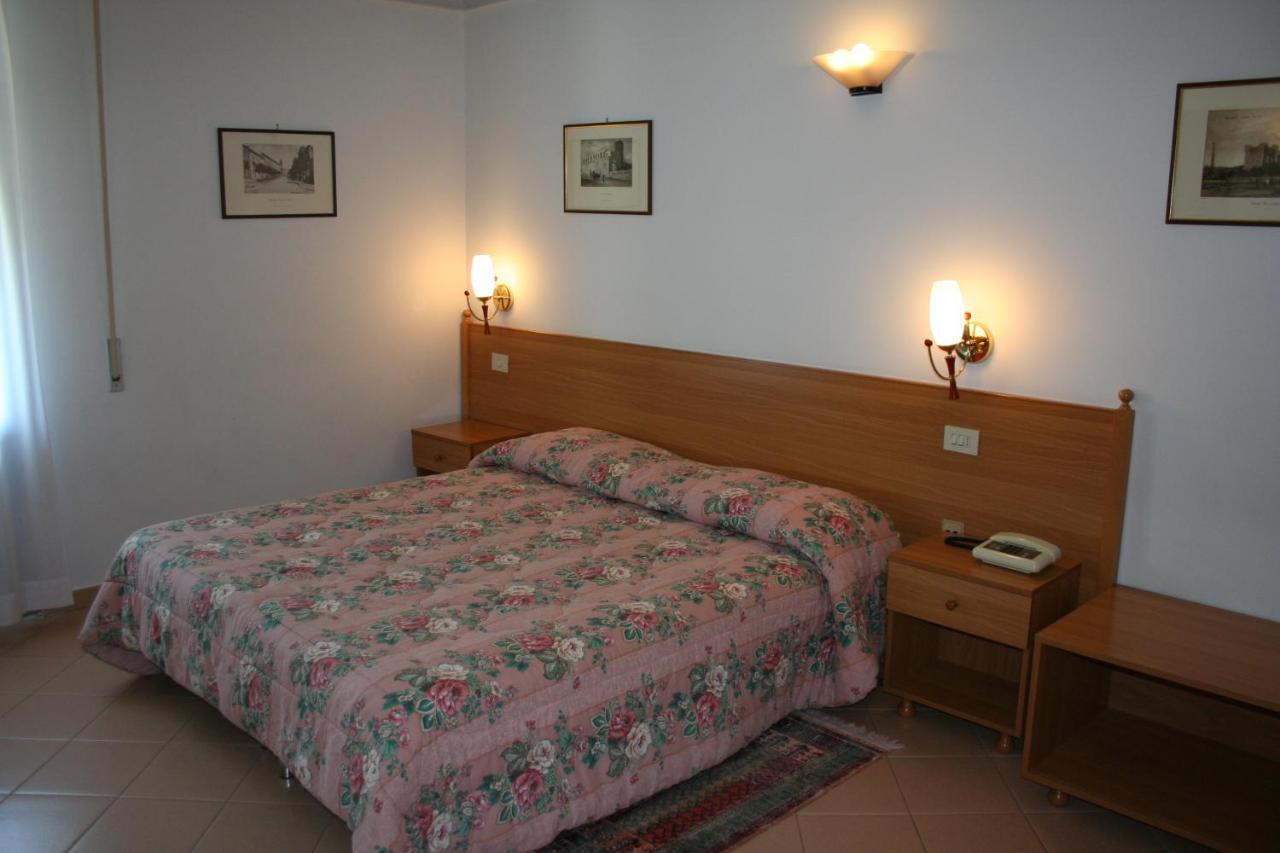Hotel Castello Mesagne Bilik gambar