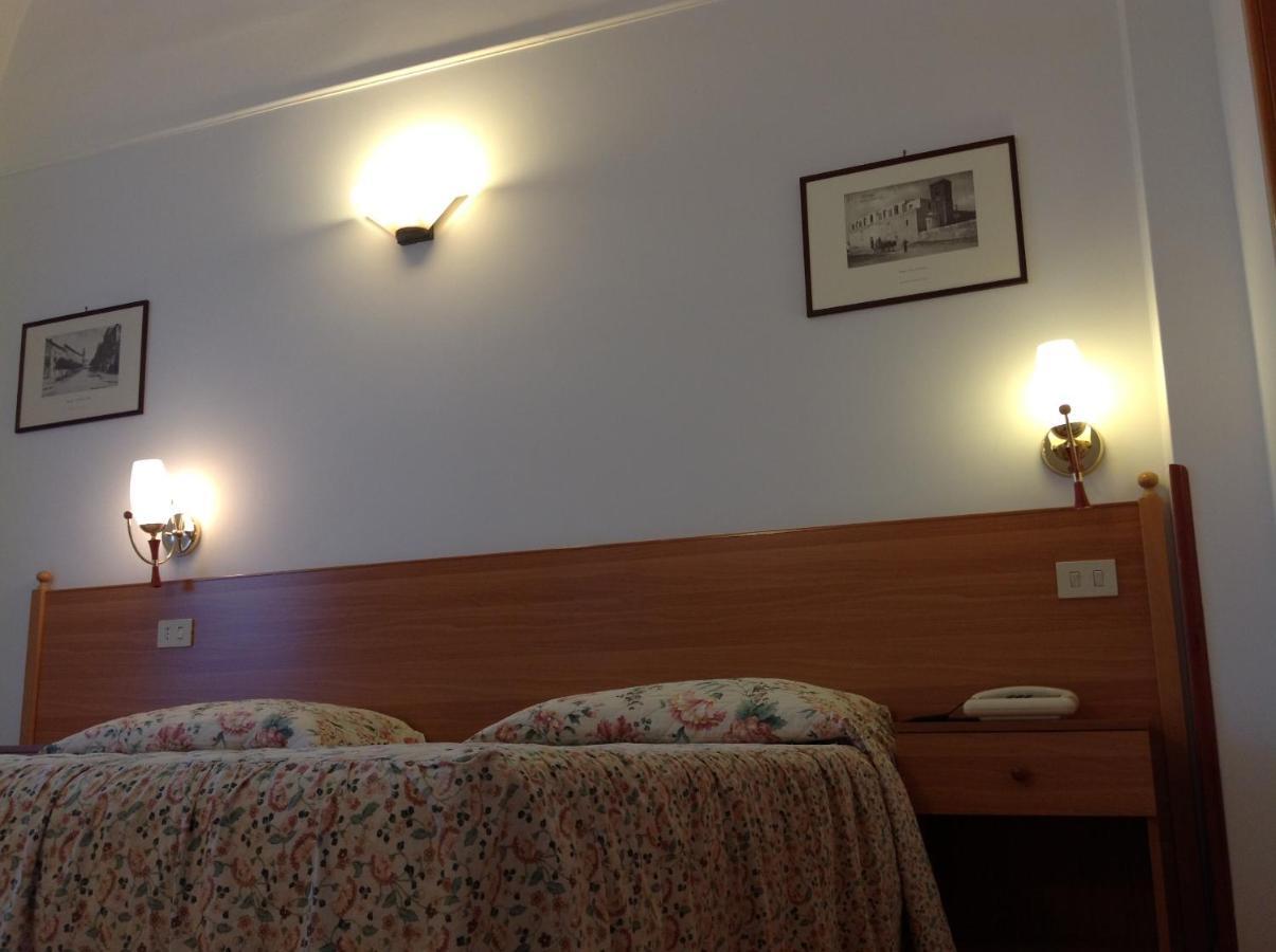Hotel Castello Mesagne Bilik gambar