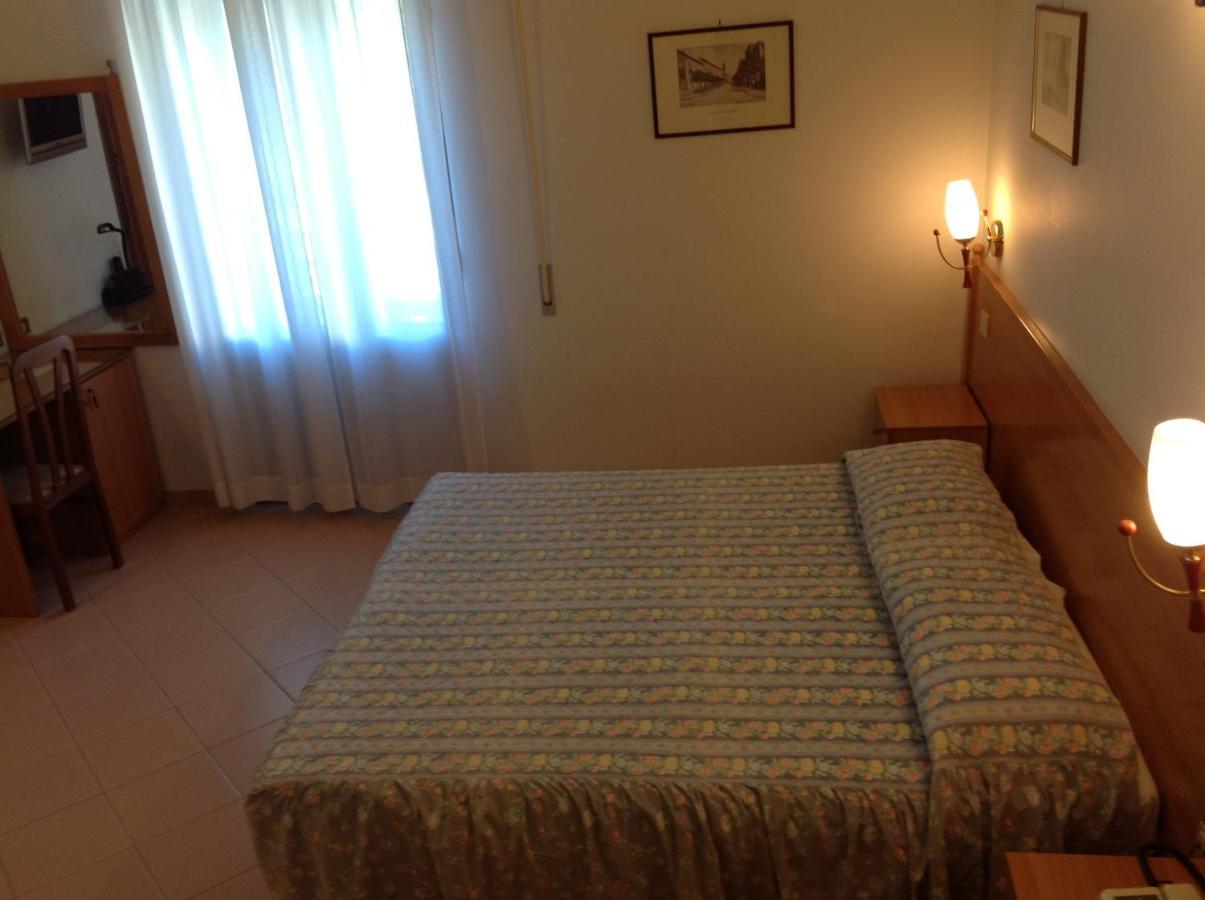 Hotel Castello Mesagne Bilik gambar