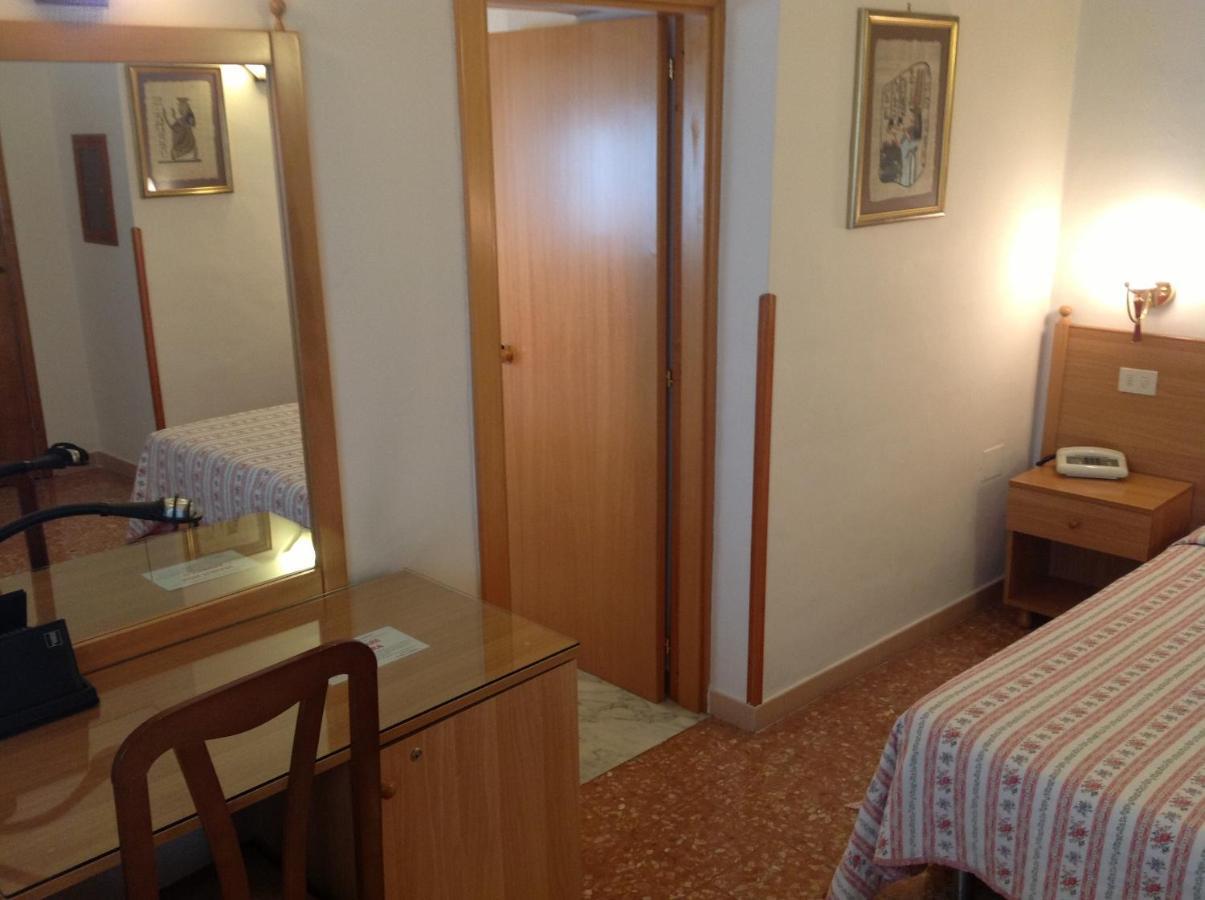 Hotel Castello Mesagne Bilik gambar