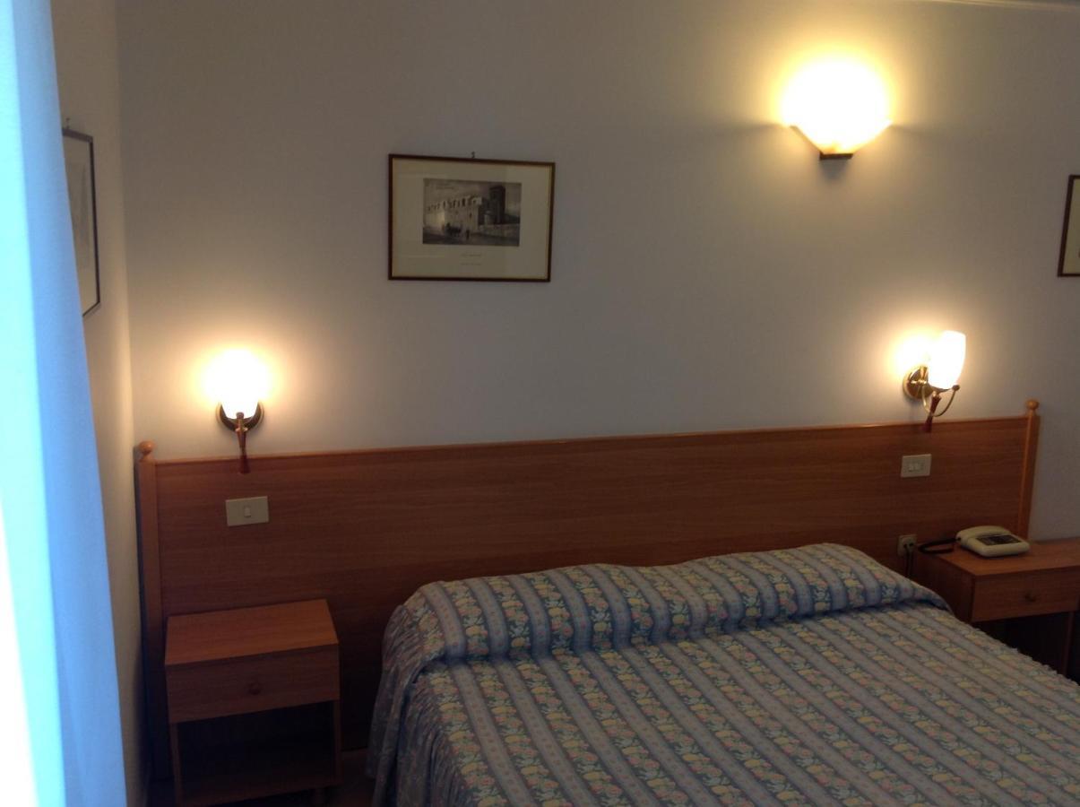 Hotel Castello Mesagne Bilik gambar