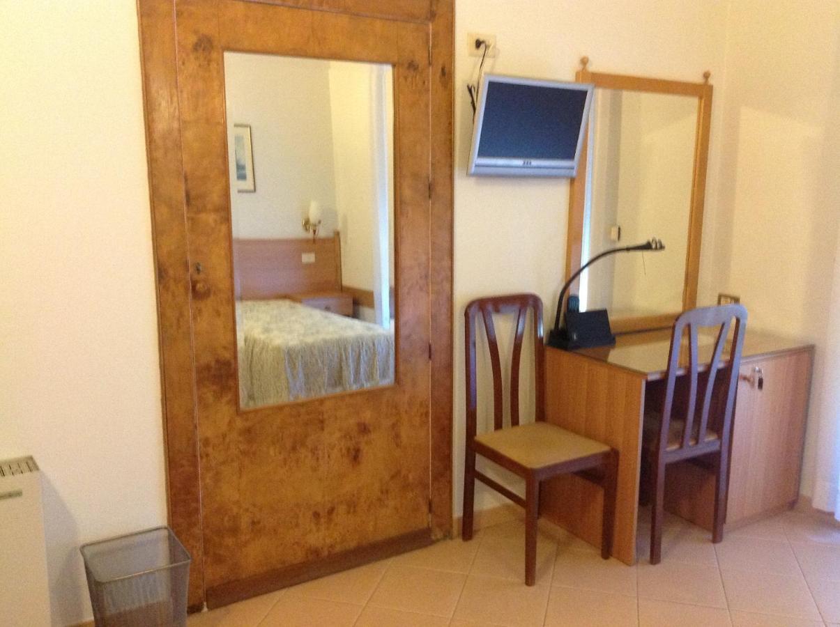 Hotel Castello Mesagne Bilik gambar