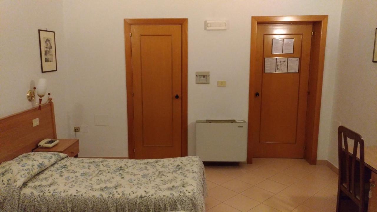 Hotel Castello Mesagne Bilik gambar